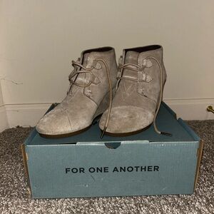 Tom’s Women’s Suede Wedges